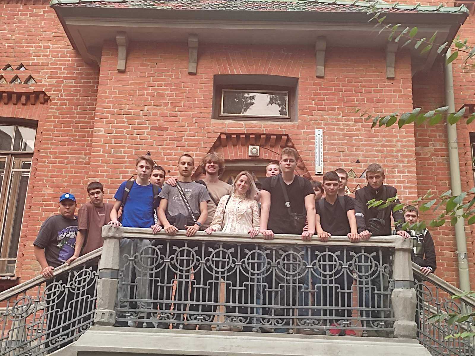Для студентів другого курсу була проведена екскурсія у дворик Полтавського Краєзнавчого музею ім. Василя Кричевського
